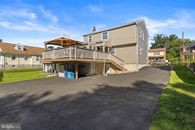 45 EVERGREEN AVE, Broomall, PA 19008