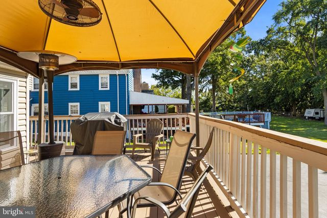 45 EVERGREEN AVE, Broomall, PA 19008