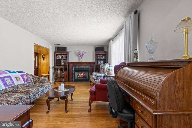 45 EVERGREEN AVE, Broomall, PA 19008