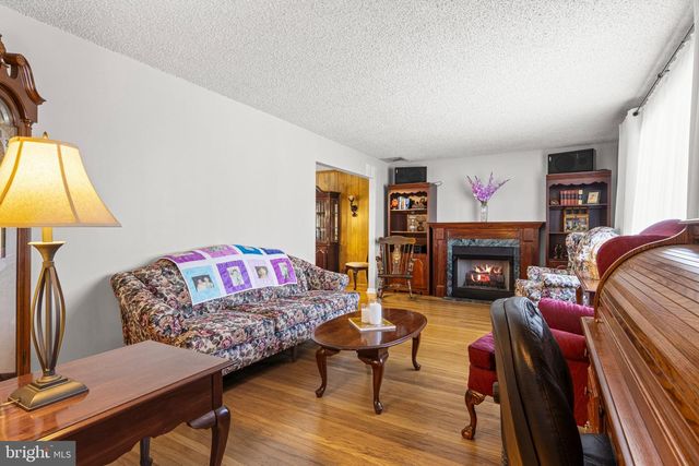 45 EVERGREEN AVE, Broomall, PA 19008