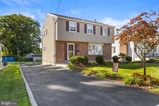 45 EVERGREEN AVE, Broomall, PA 19008