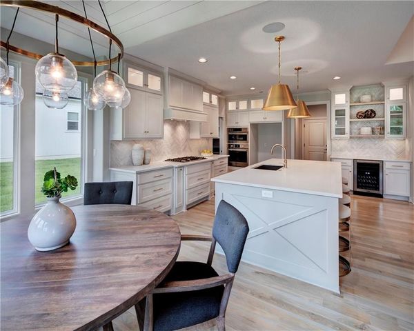 21938 W 99th Terrace, Lenexa, KS 66220