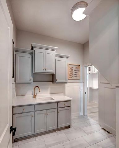 21938 W 99th Terrace, Lenexa, KS 66220