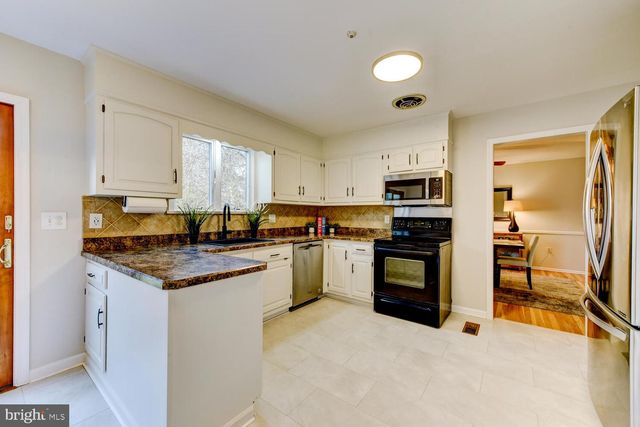 6 COVENTRY CIR, Princeton, NJ 08540