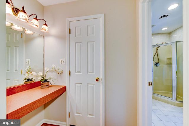 6 COVENTRY CIR, Princeton, NJ 08540