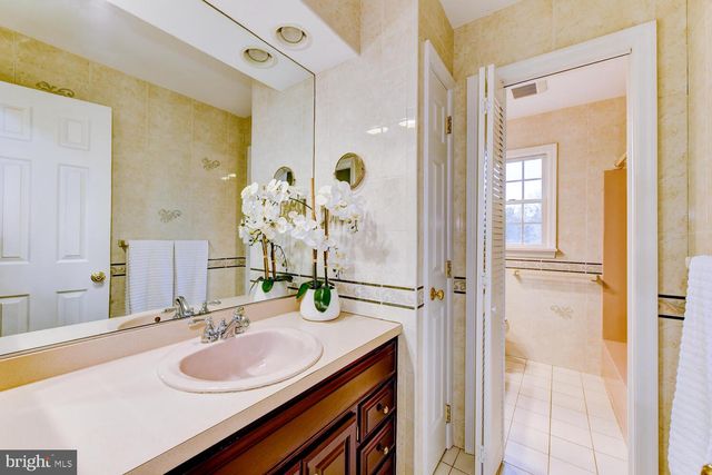 6 COVENTRY CIR, Princeton, NJ 08540