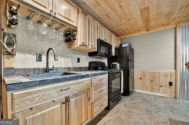 505 Old Salem Road, Mineral Bluff, GA 30559