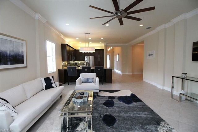 3279 Tahoe CT, Naples, FL 34119