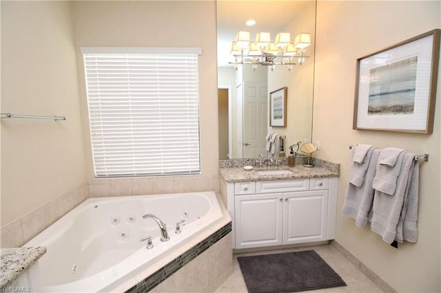 3279 Tahoe CT, Naples, FL 34119