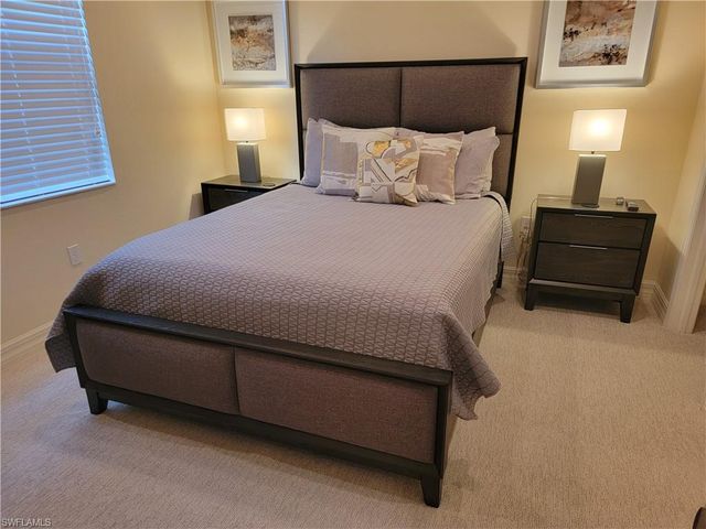 3279 Tahoe CT, Naples, FL 34119