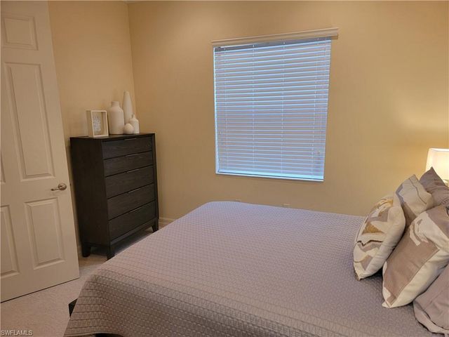 3279 Tahoe CT, Naples, FL 34119