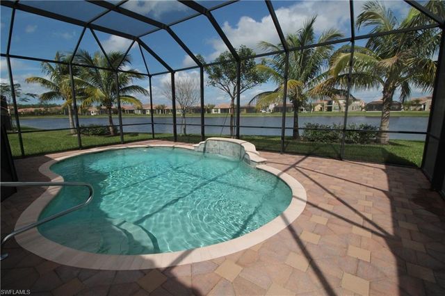 3279 Tahoe CT, Naples, FL 34119