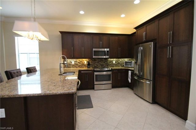 3279 Tahoe CT, Naples, FL 34119