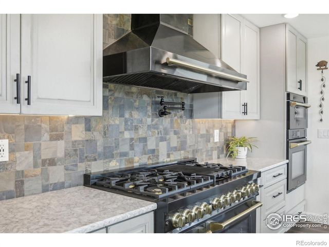 2118 Dry Creek Drive, Lyons, CO 80540