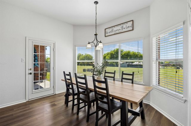 1015 Meadow Hill Drive, Lavon, TX 75166