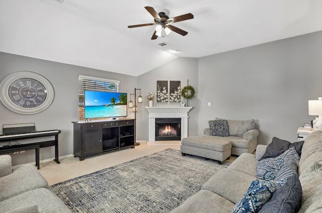 1015 Meadow Hill Drive, Lavon, TX 75166