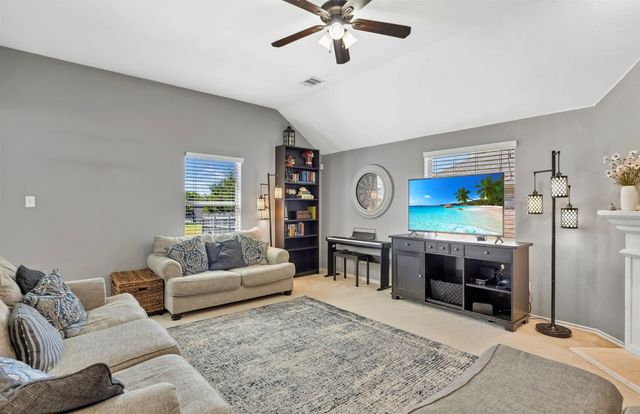 1015 Meadow Hill Drive, Lavon, TX 75166