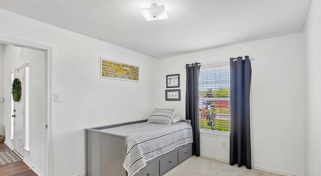 1015 Meadow Hill Drive, Lavon, TX 75166