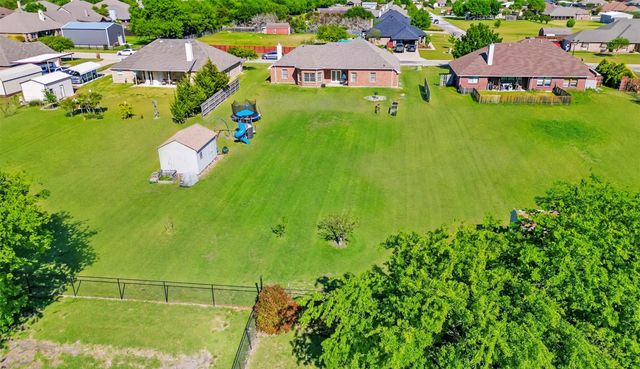 1015 Meadow Hill Drive, Lavon, TX 75166