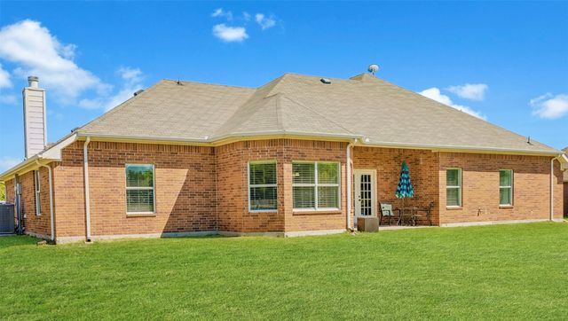 1015 Meadow Hill Drive, Lavon, TX 75166