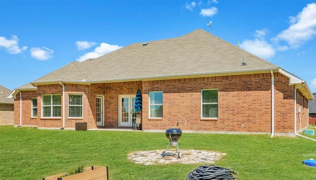 1015 Meadow Hill Drive, Lavon, TX 75166