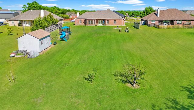 1015 Meadow Hill Drive, Lavon, TX 75166