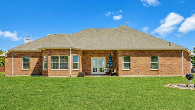 1015 Meadow Hill Drive, Lavon, TX 75166