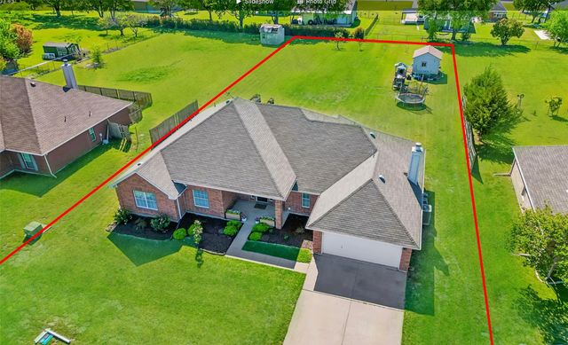 1015 Meadow Hill Drive, Lavon, TX 75166