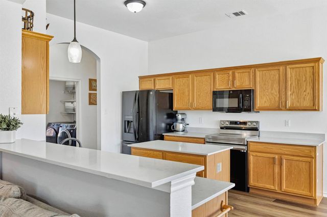 1015 Meadow Hill Drive, Lavon, TX 75166