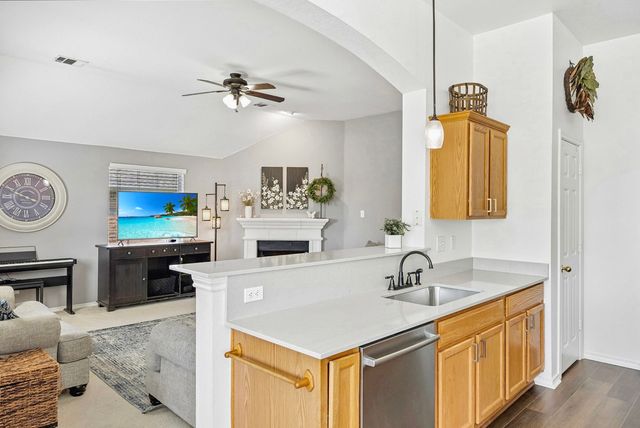 1015 Meadow Hill Drive, Lavon, TX 75166