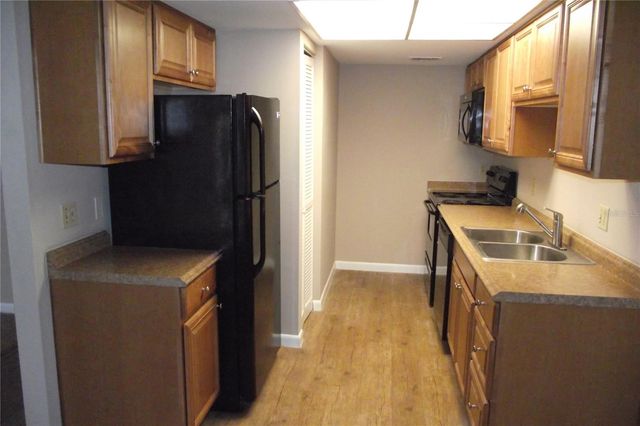 5293 VINELAND ROAD C104, Orlando, FL 32811