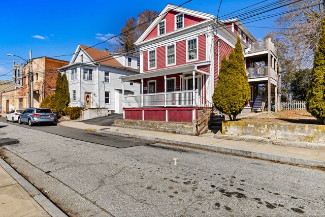 9 Brewer Street, New London, CT 06320