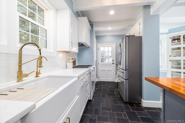 1885 Washington Avenue, Seaford, NY 11783