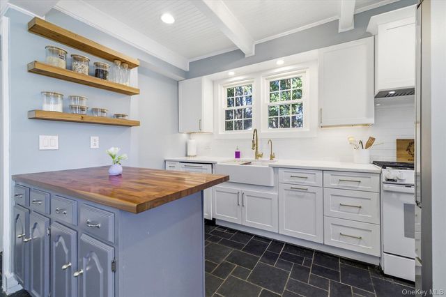 1885 Washington Avenue, Seaford, NY 11783