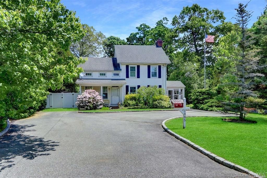 1885 Washington Avenue, Seaford, NY 11783