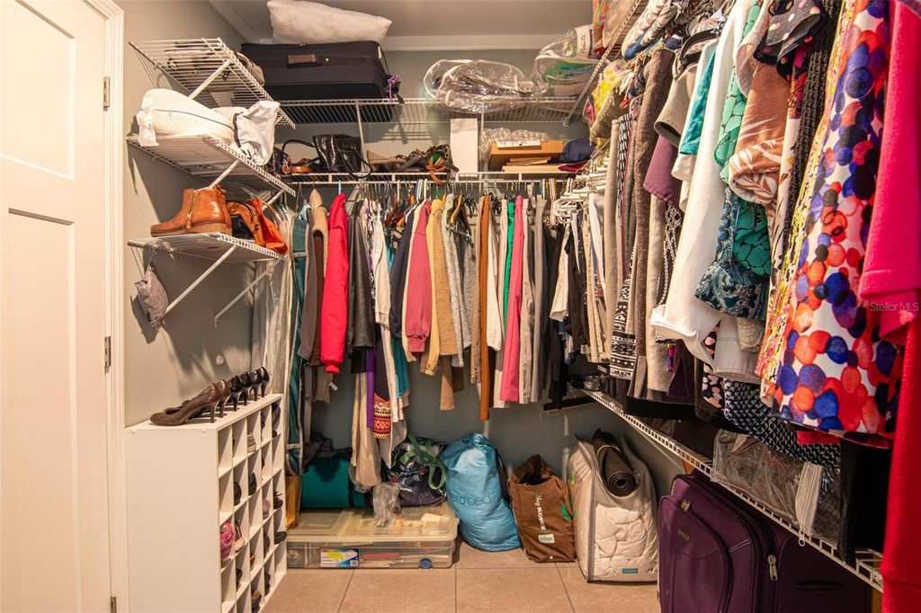 Image 22 of property listing at 417 SNEAD DRIVE, North Fort Myers, FL 33903