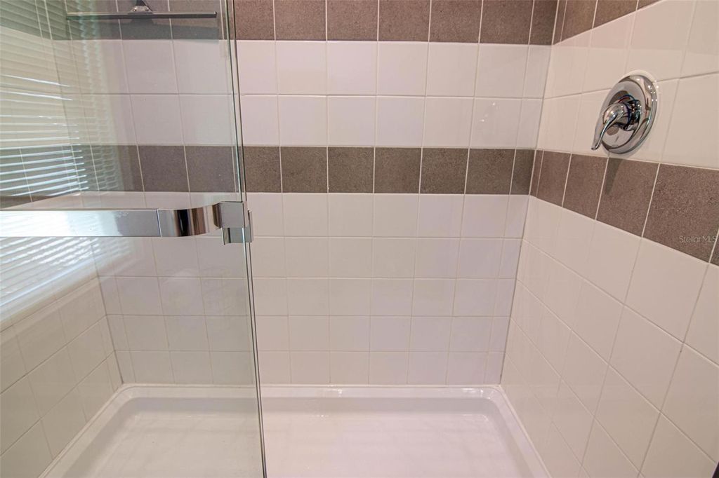 Image 31 of property listing at 417 SNEAD DRIVE, North Fort Myers, FL 33903