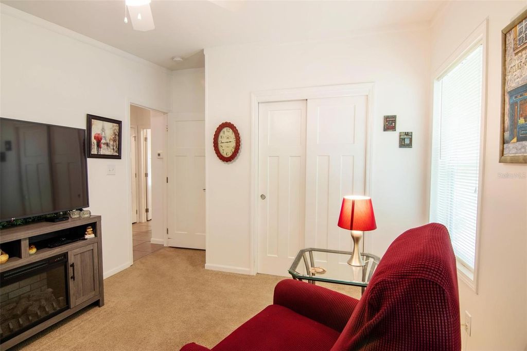 Image 36 of property listing at 417 SNEAD DRIVE, North Fort Myers, FL 33903