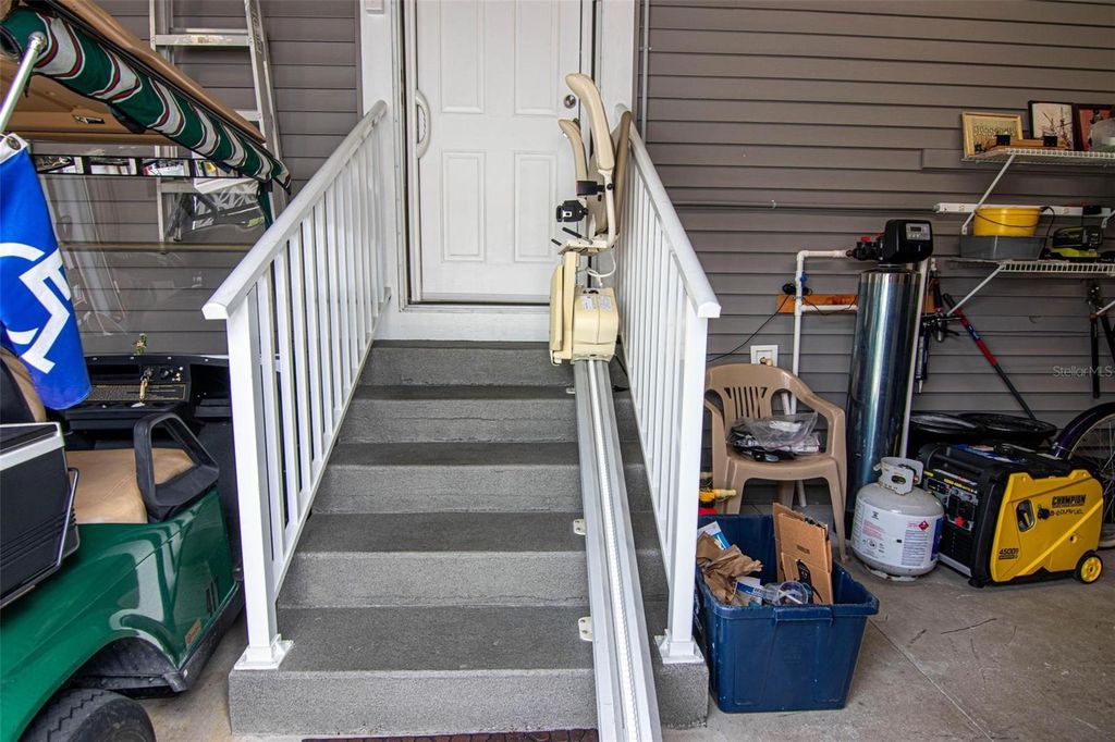 Image 38 of property listing at 417 SNEAD DRIVE, North Fort Myers, FL 33903