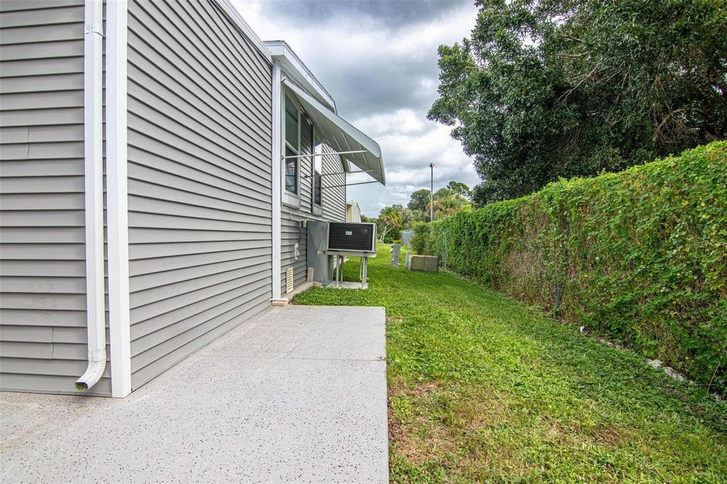 Image 41 of property listing at 417 SNEAD DRIVE, North Fort Myers, FL 33903