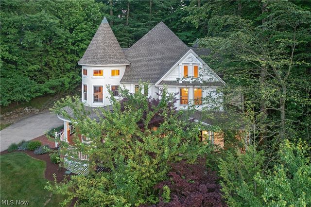 8851 Spring Valley Drive, Broadview Heights, OH 44147