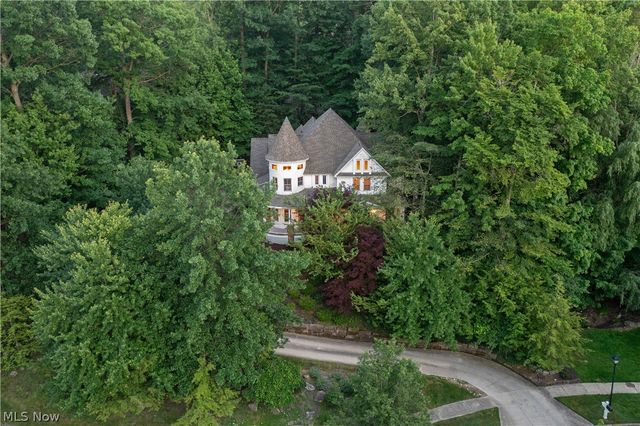 8851 Spring Valley Drive, Broadview Heights, OH 44147