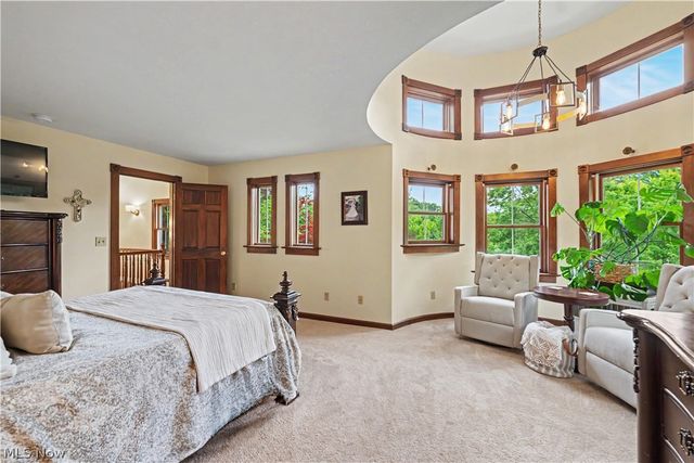 8851 Spring Valley Drive, Broadview Heights, OH 44147