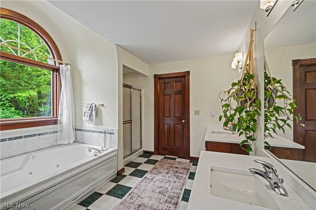 8851 Spring Valley Drive, Broadview Heights, OH 44147