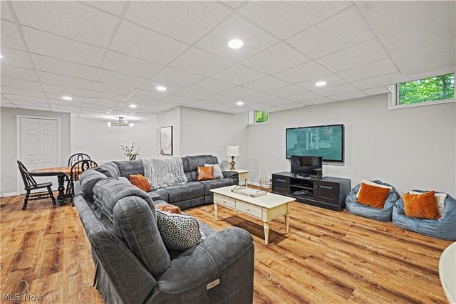 8851 Spring Valley Drive, Broadview Heights, OH 44147