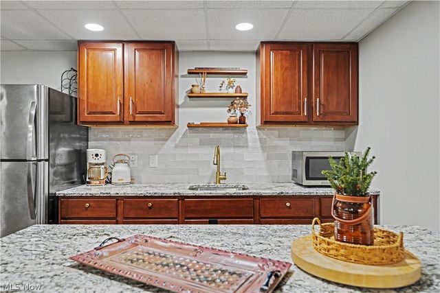 8851 Spring Valley Drive, Broadview Heights, OH 44147