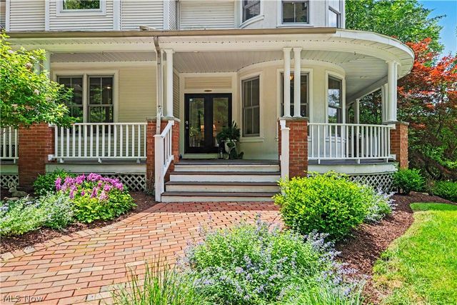 8851 Spring Valley Drive, Broadview Heights, OH 44147
