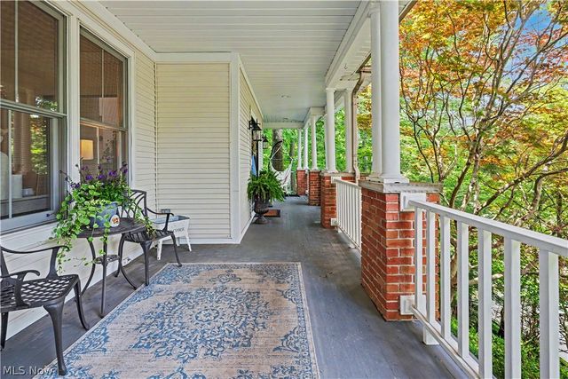 8851 Spring Valley Drive, Broadview Heights, OH 44147