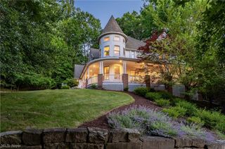 8851 Spring Valley Drive, Broadview Heights, OH 44147