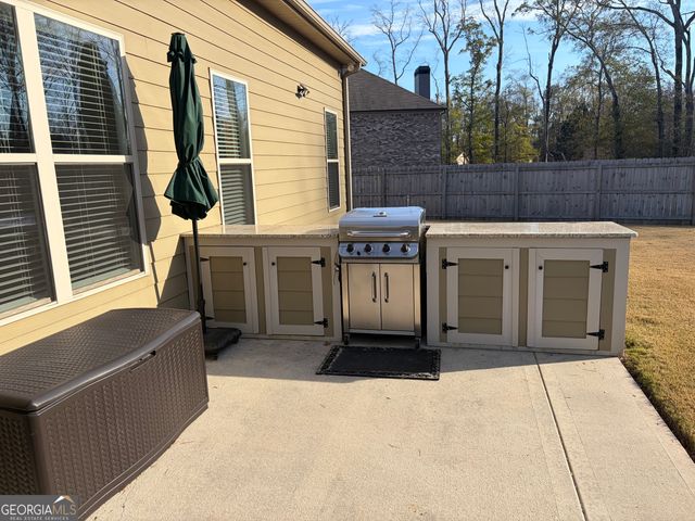 156 Elkins Boulevard, Locust Grove, GA 30248